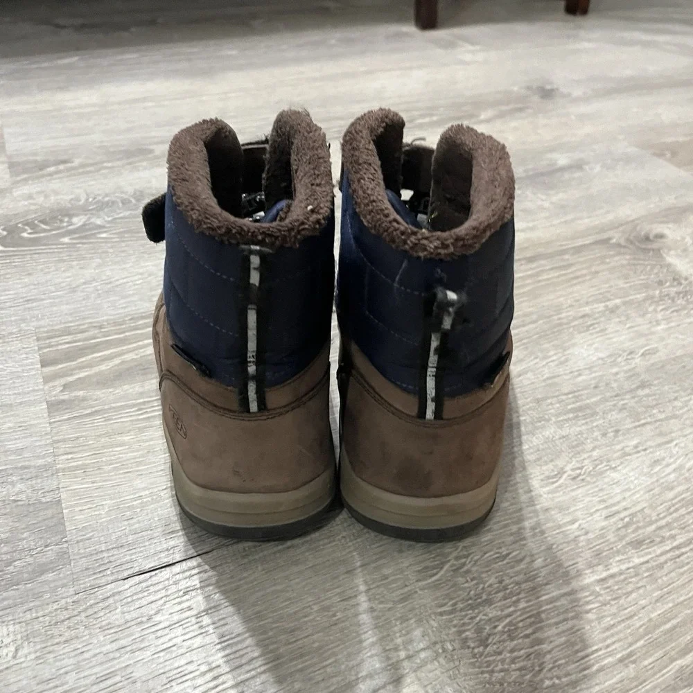 Keen Kanibou Kids Size 4 Winter‎ Leather Snow Hiking Boots